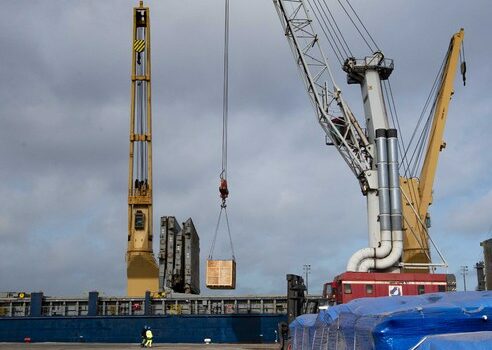 2600T DE COLIS EXCEPTIONNELS A DESTINATION DE RENAULT MAUBEUGE VIA DUNKERQUE-PORT